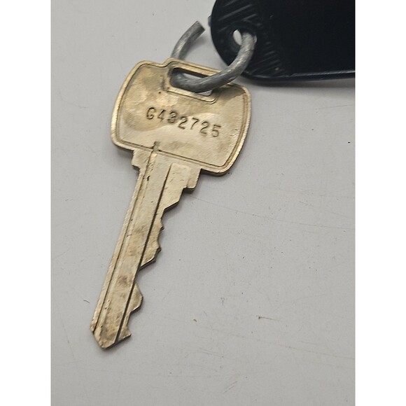 Vintage Hotel Motel Room Key Fob & Key #219 - Picture 5 of 12